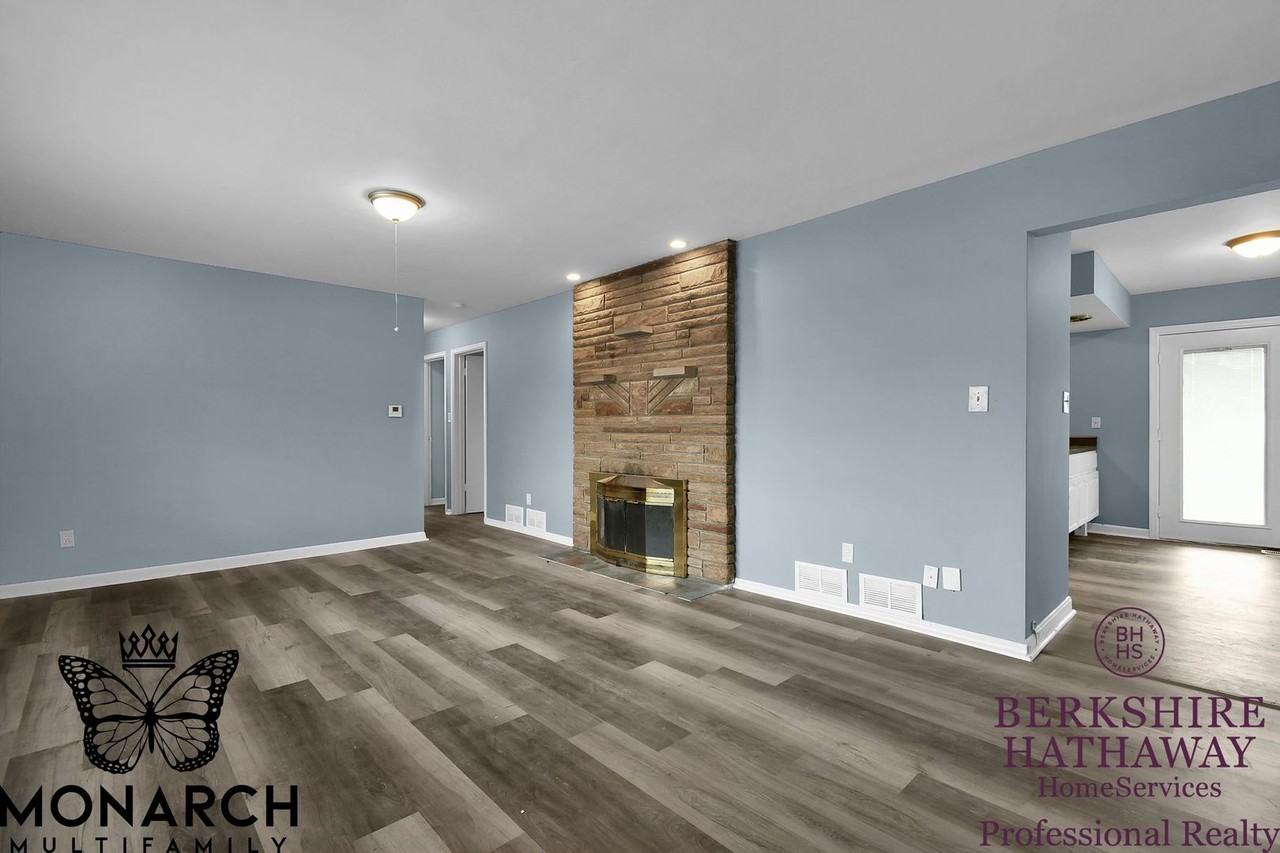 3159 Stephen Dr S - Photo 2 of 27