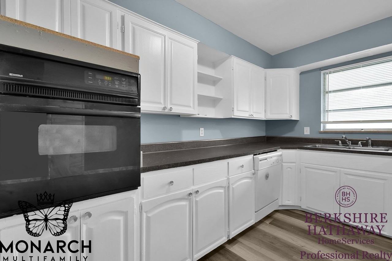 3159 Stephen Dr S - Photo 6 of 28