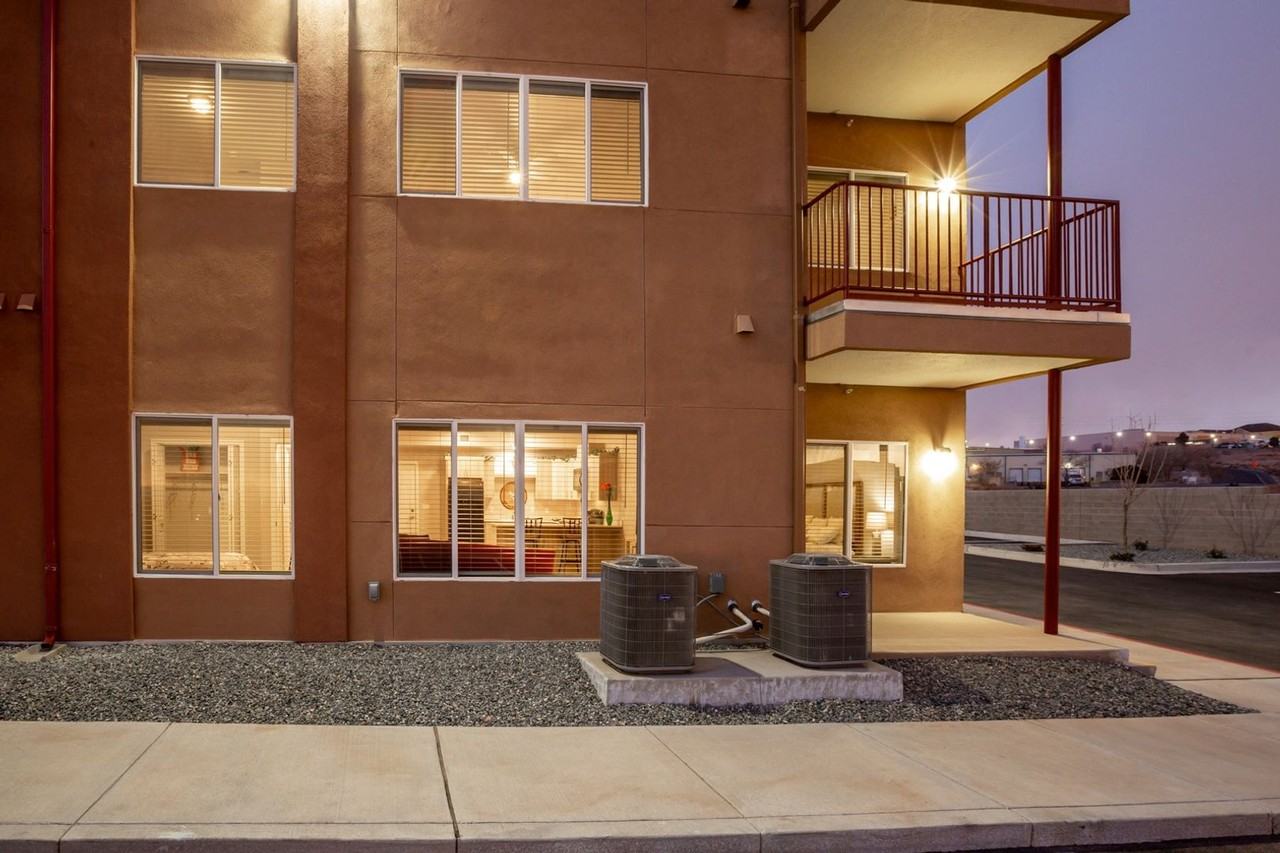 2930 Mulberry Street Southeast - Photo 4 of 50