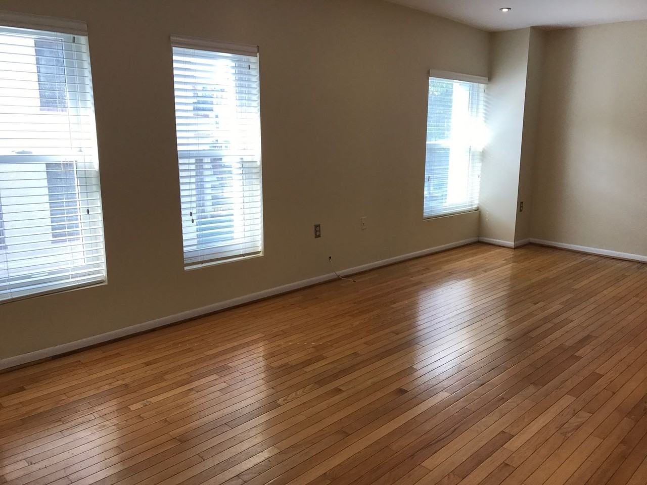 1425 Hopkins St Nw #201 - Photo 2 of 18