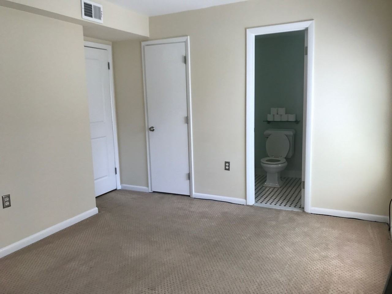 1425 Hopkins St Nw #201 - Photo 5 of 18