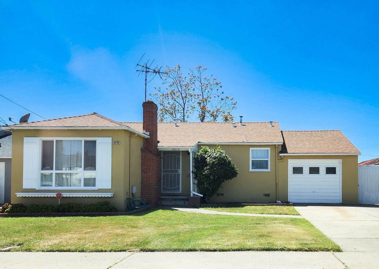 15015 Costela St - Photo 3 of 21