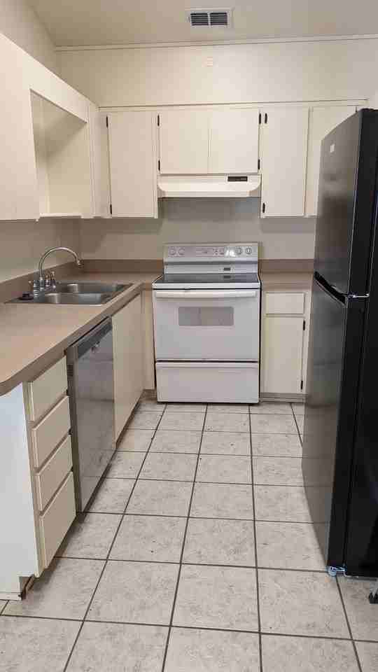 2848 Sw 39th Ave - Photo 6 of 14