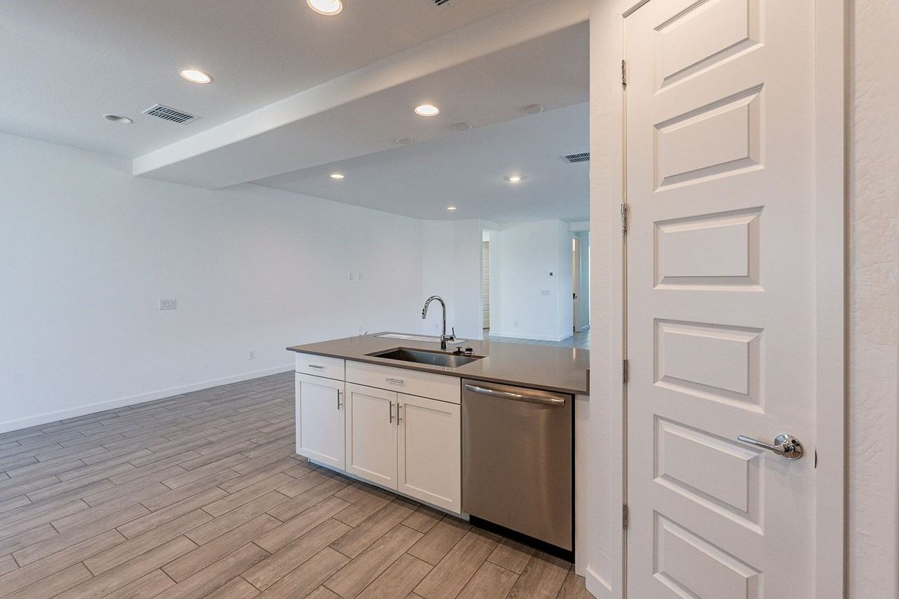 17066 W Artemisa Ave - Photo 7 of 37