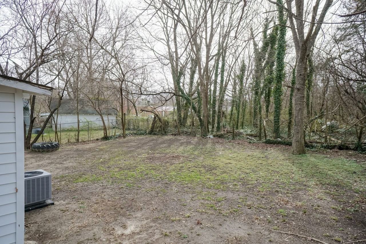 916 Gay St - Photo 7 of 20