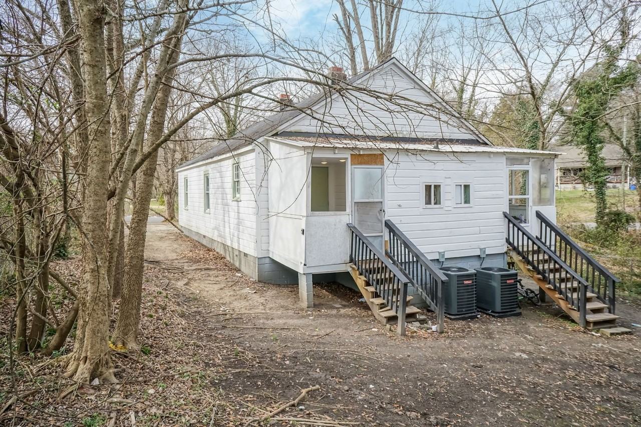 647 Arch St - Photo 4 of 16