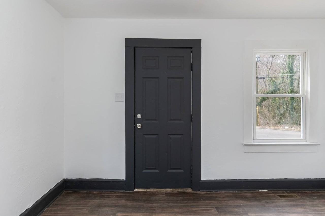 647 Arch St - Photo 7 of 16