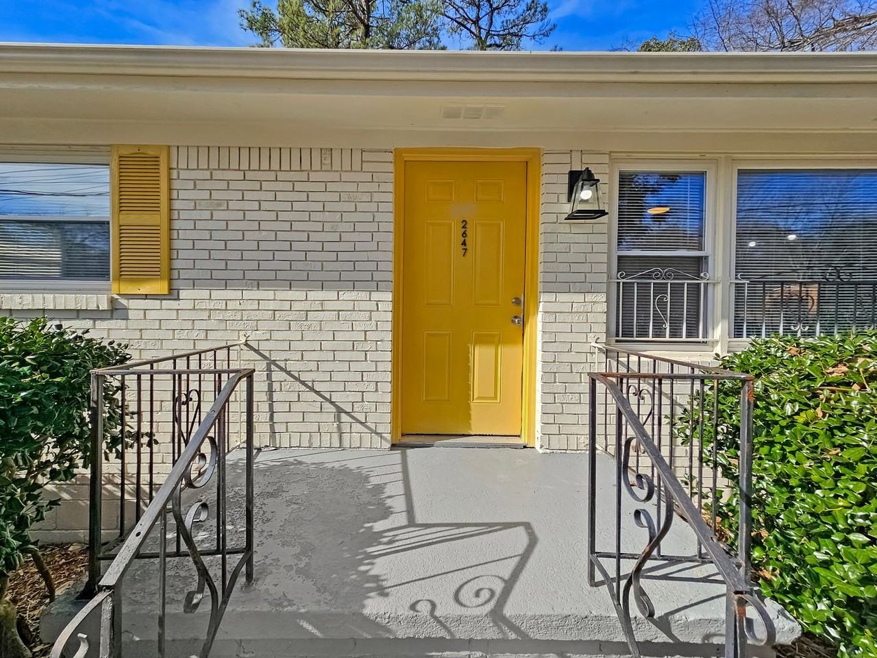 2647 Old Hapeville Rd Sw - Photo 3 of 34
