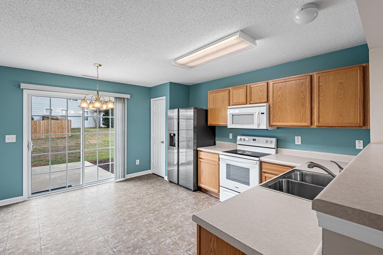 135 Bellfare Dr - Photo 6 of 21