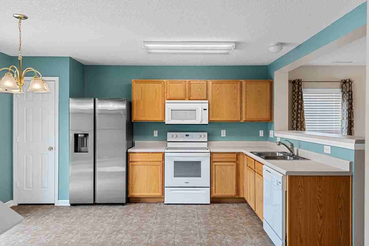 135 Bellfare Dr - Photo 7 of 21