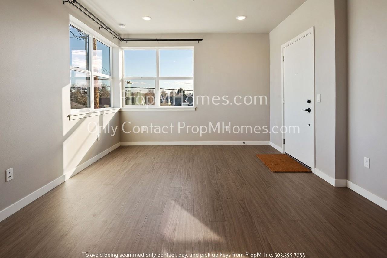 1801 N Rosa Parks Way #302 - Photo 5 of 15