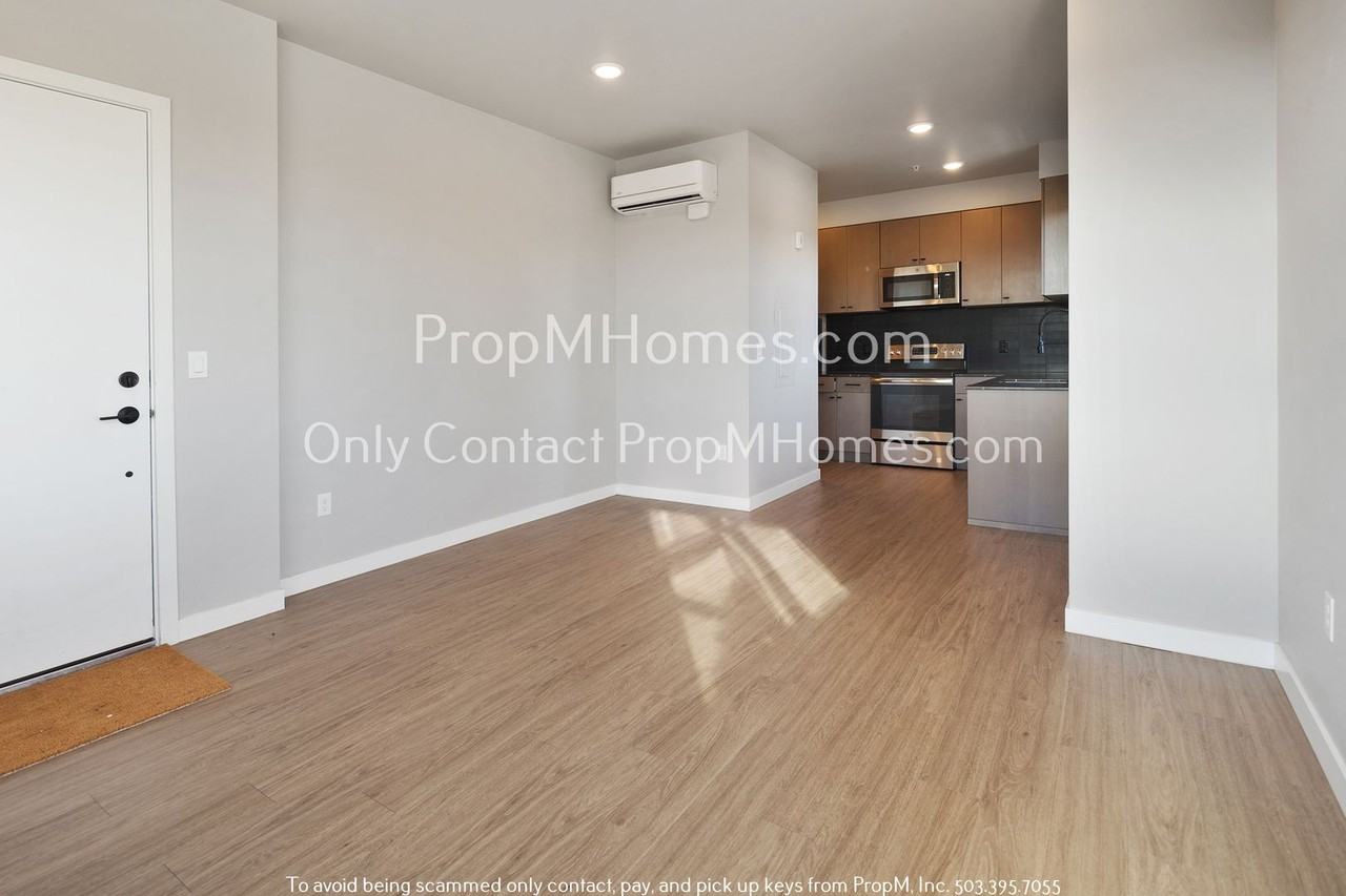 1801 N Rosa Parks Way #302 - Photo 3 of 15