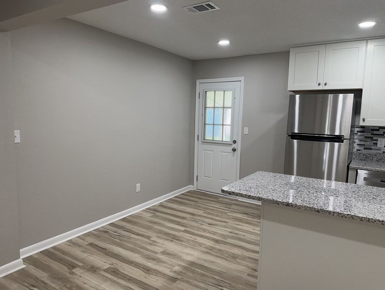 1008 Colbert Ave - Photo 6 of 32