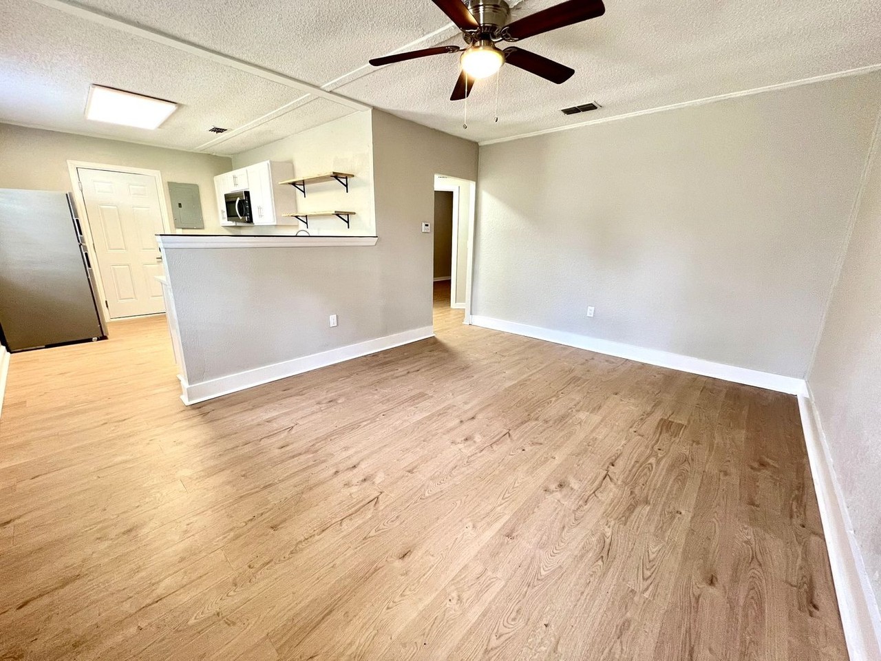 5915 Wilmar Rd - Photo 2 of 9