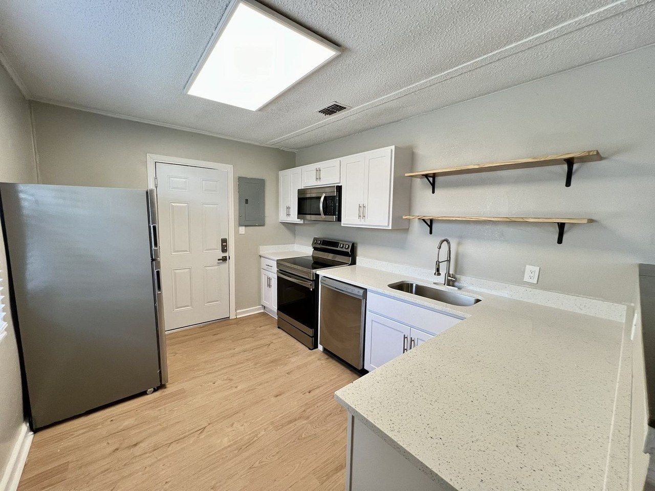 5915 Wilmar Rd - Photo 4 of 9