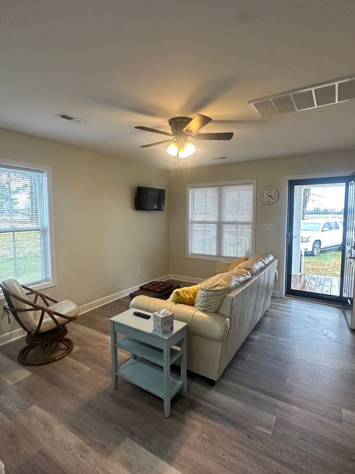 1518 Kingfield Rd - Photo 2 of 20