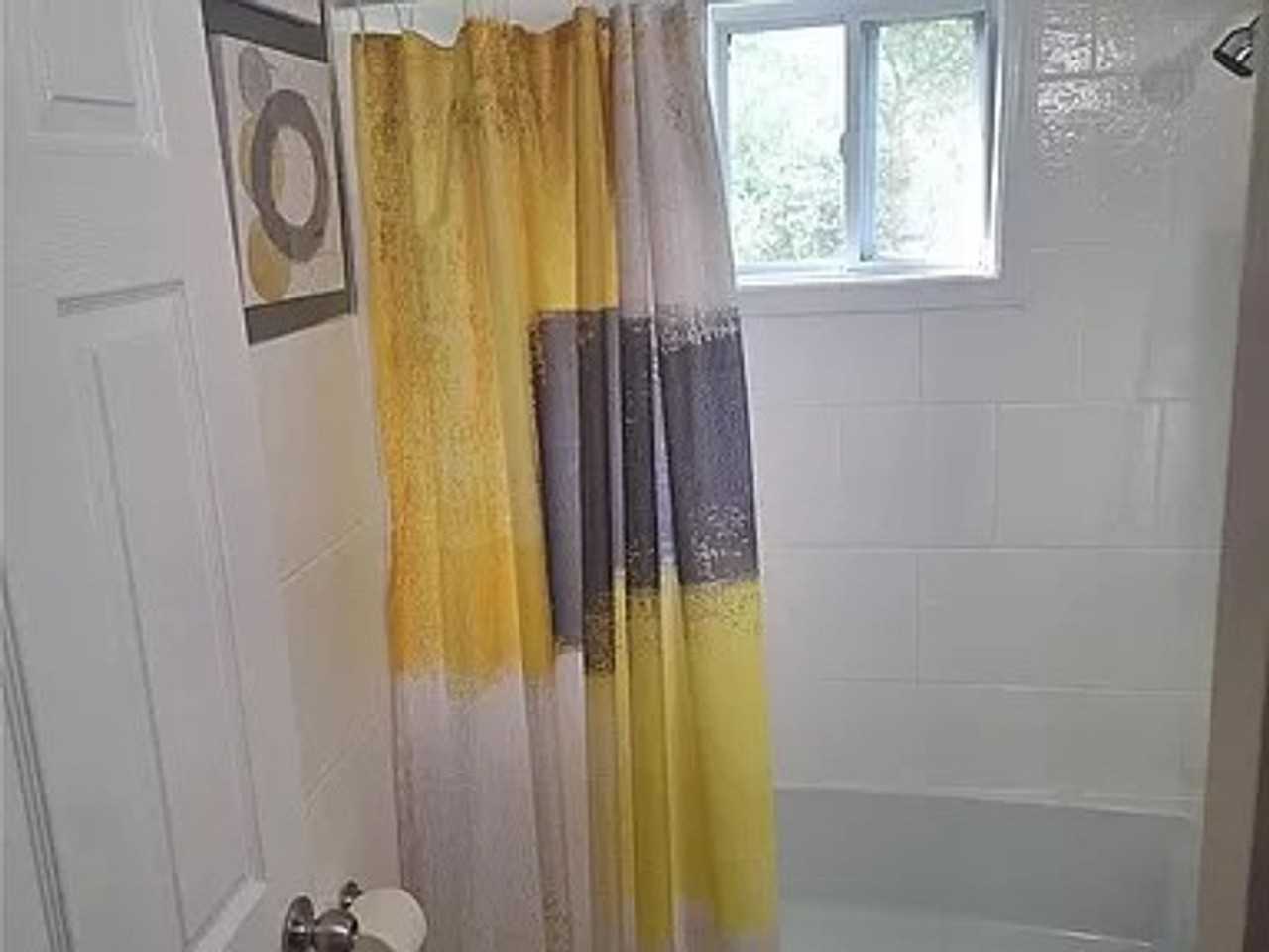 10049 Earl Dr - Photo 3 of 6