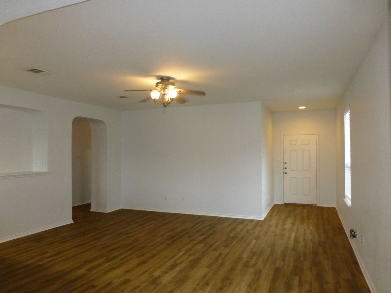 1726 E Mesa Park Cv - Photo 3 of 12