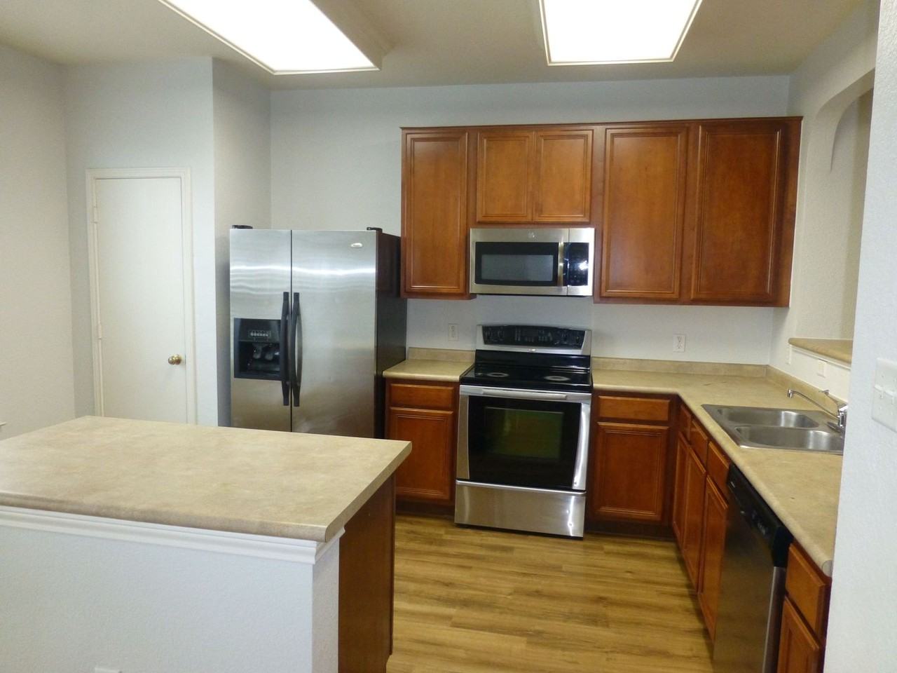 1726 E Mesa Park Cv - Photo 4 of 12