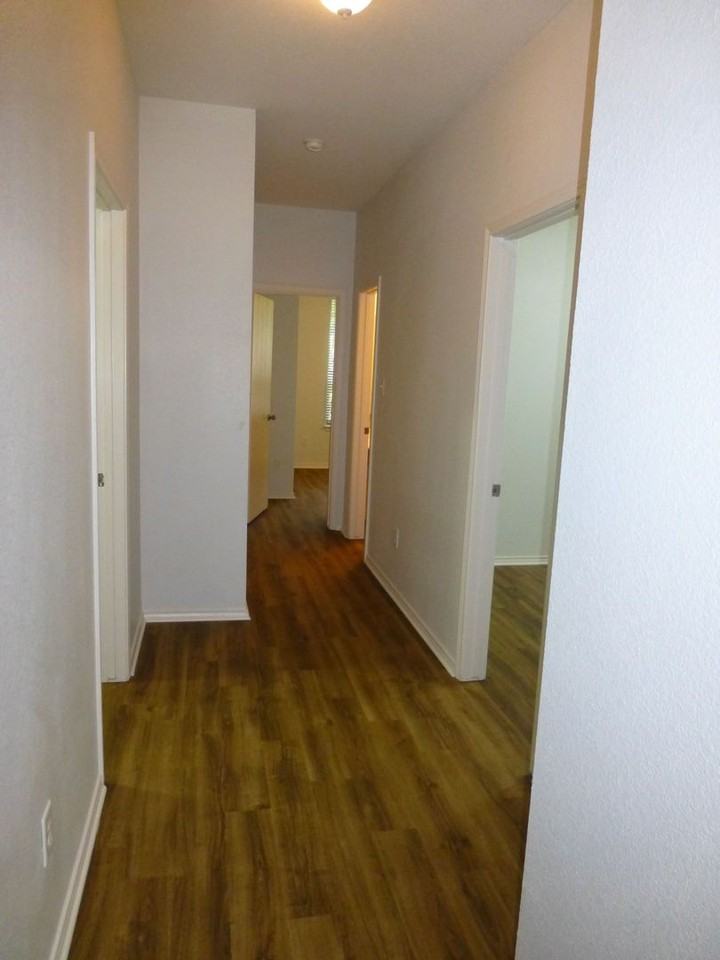 1726 E Mesa Park Cv - Photo 5 of 12