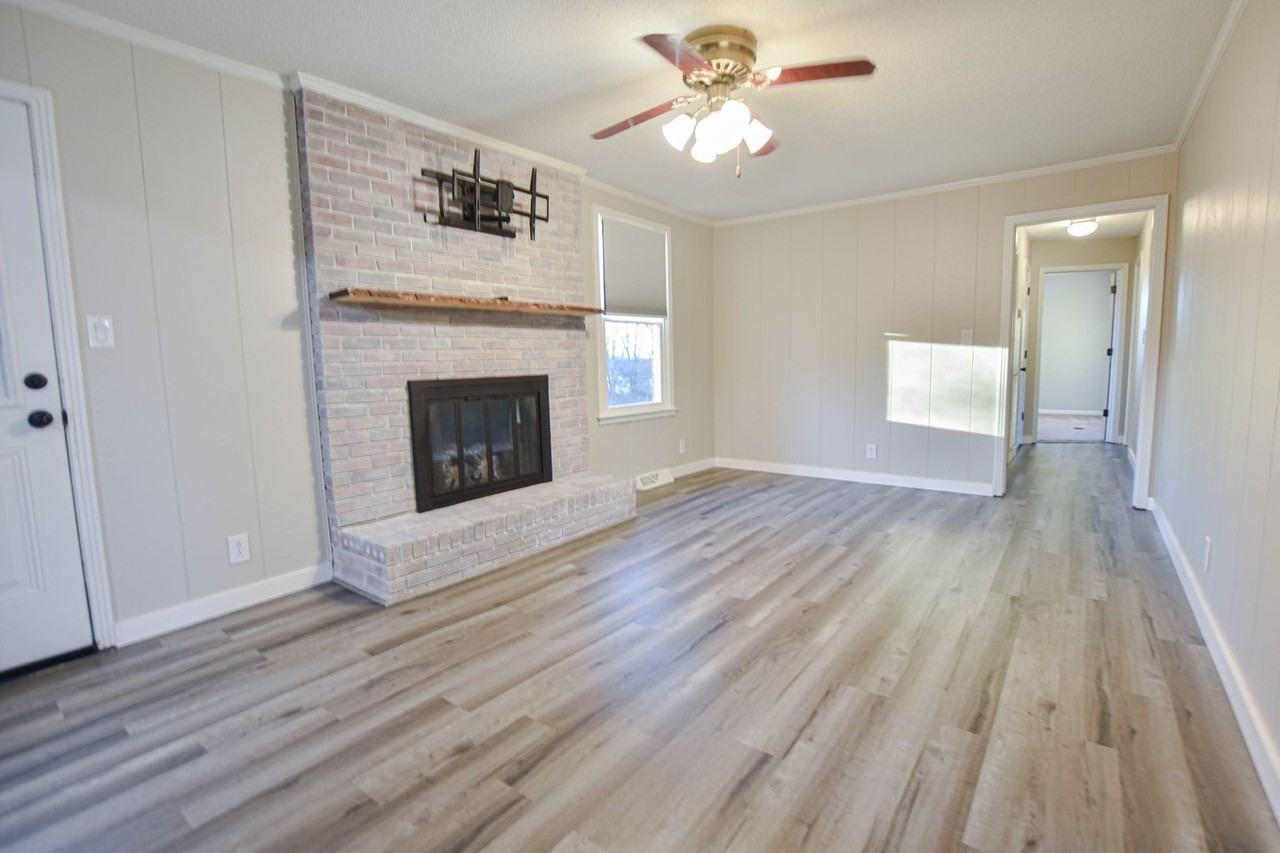 414 Sango Rd - Photo 4 of 16