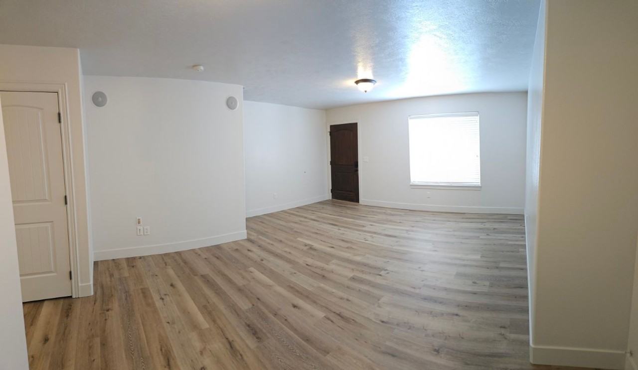 576 Sunflower Rd - Photo 4 of 14