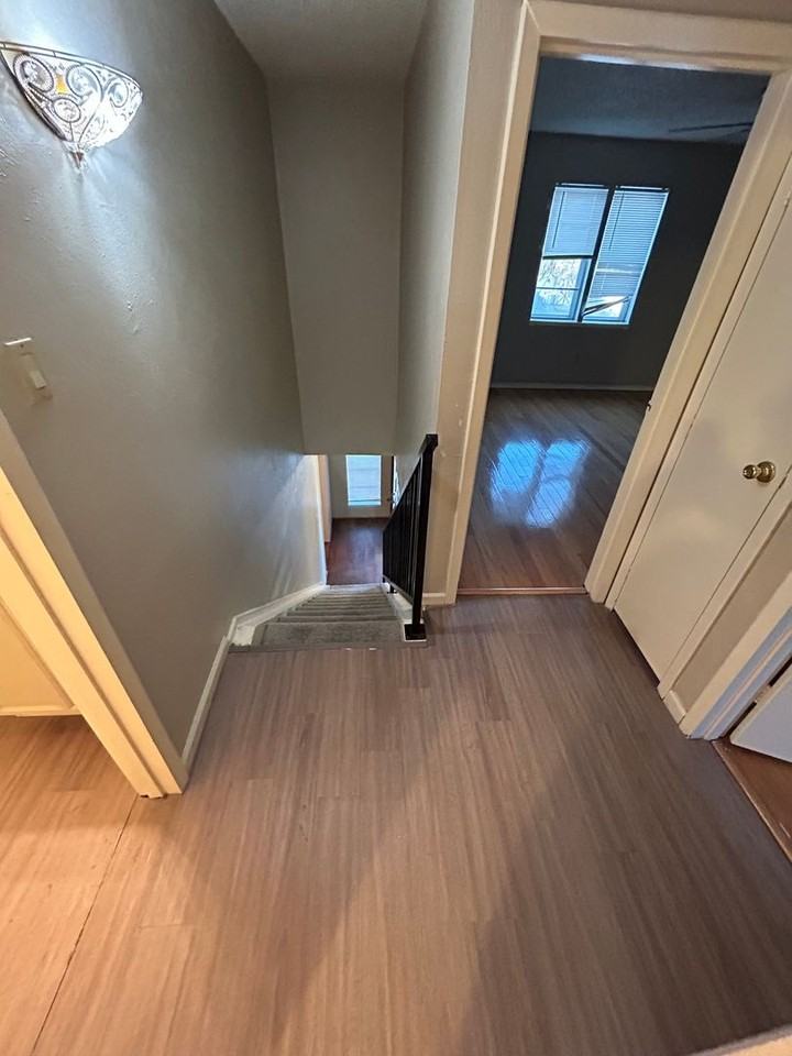 2034 Clubridge Dr - Photo 4 of 21