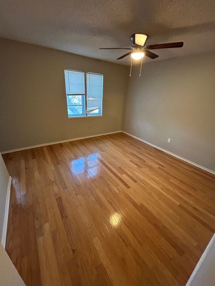 2034 Clubridge Dr - Photo 7 of 21