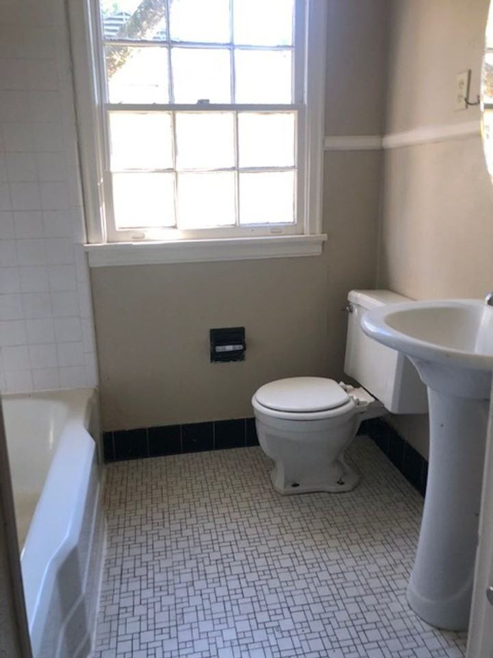 911 Rittiner Dr - Photo 6 of 8