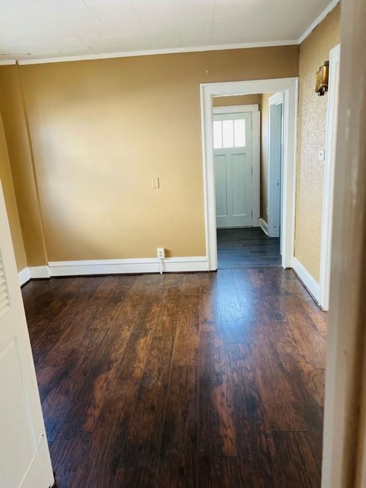 455 Baldwin Ave - Photo 3 of 6