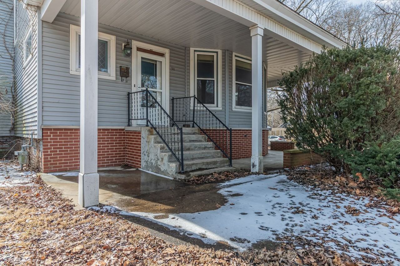 311 W Green St - Photo 2 of 33