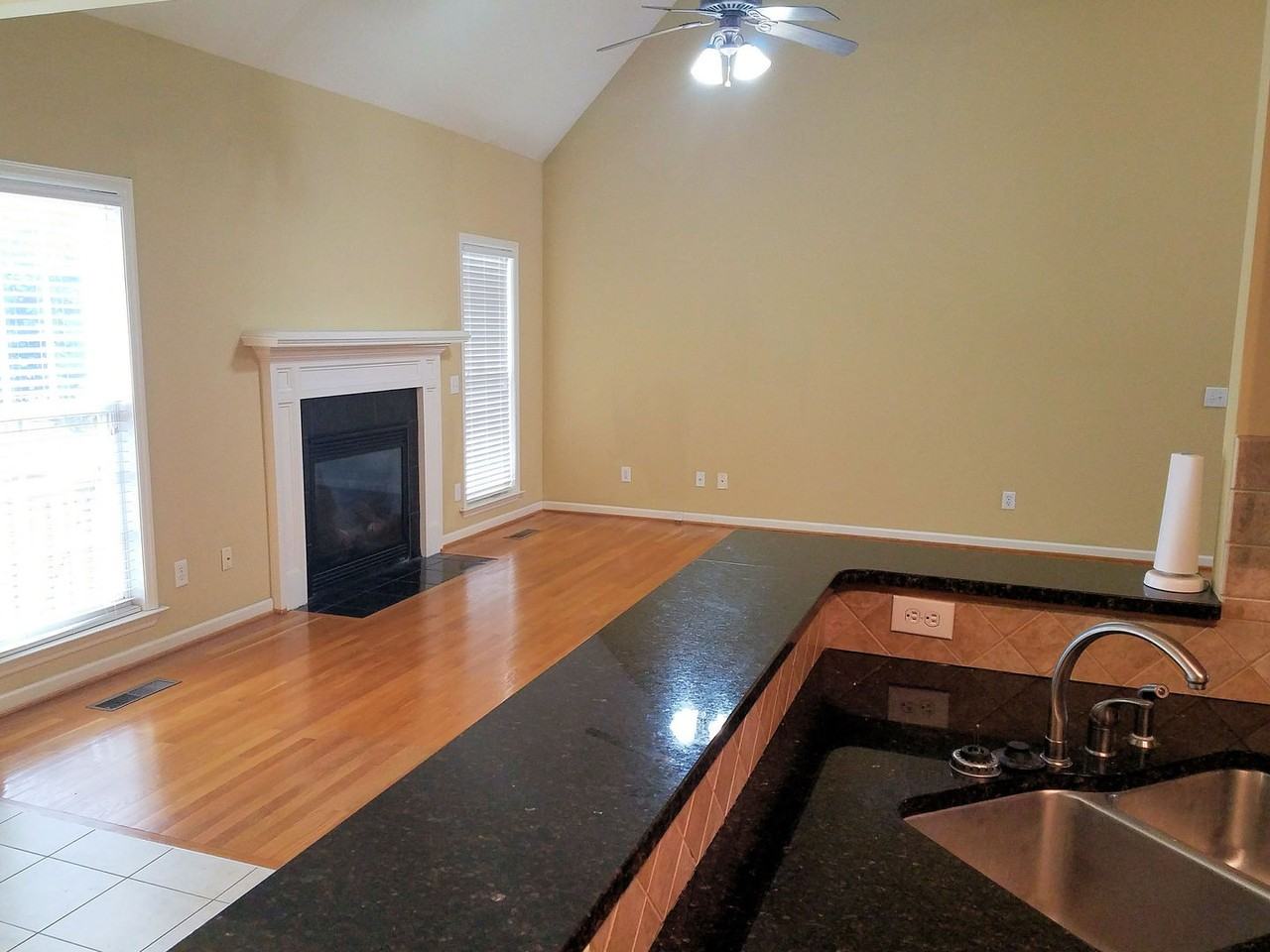 100 Montauk Ct - Photo 6 of 25