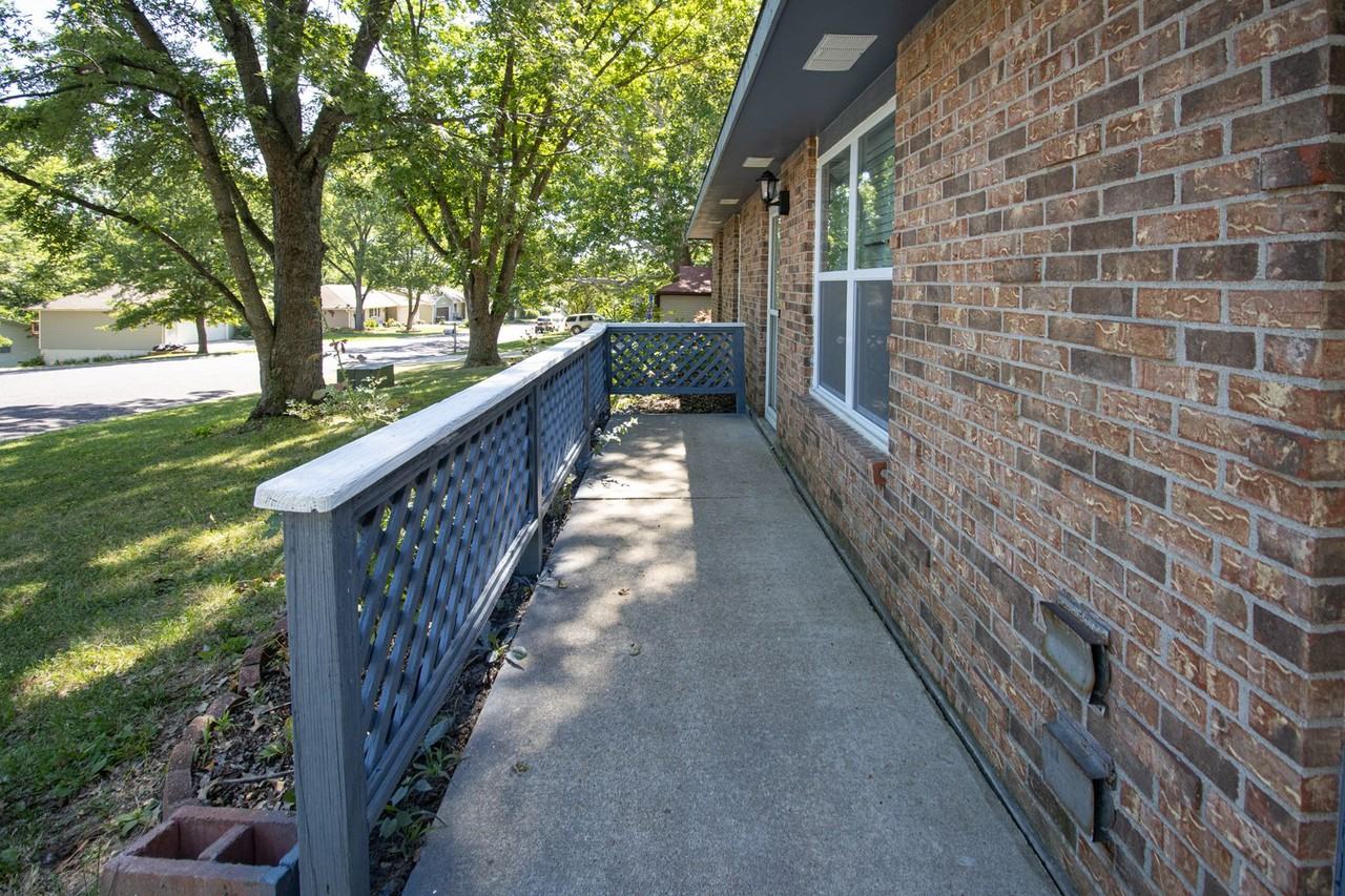 4712 Salem Drive - Photo 2 of 20