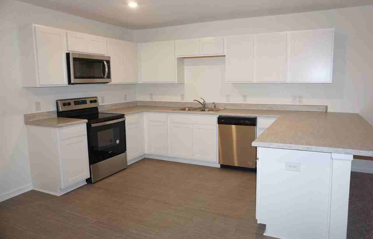 4360 Jitterbug St - Photo 6 of 16