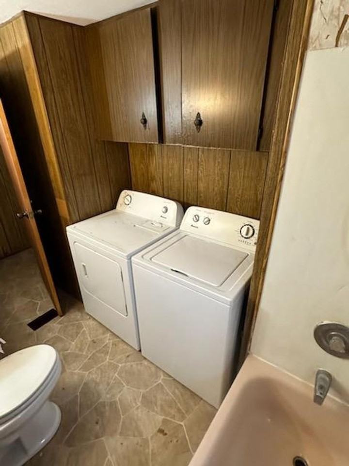 206 1/2 E 13th St - Photo 3 of 16