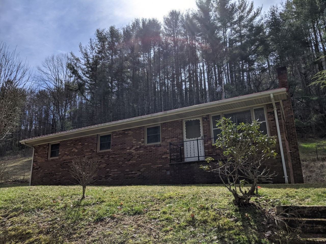 554 Love Hollow Rd - Photo 2 of 39