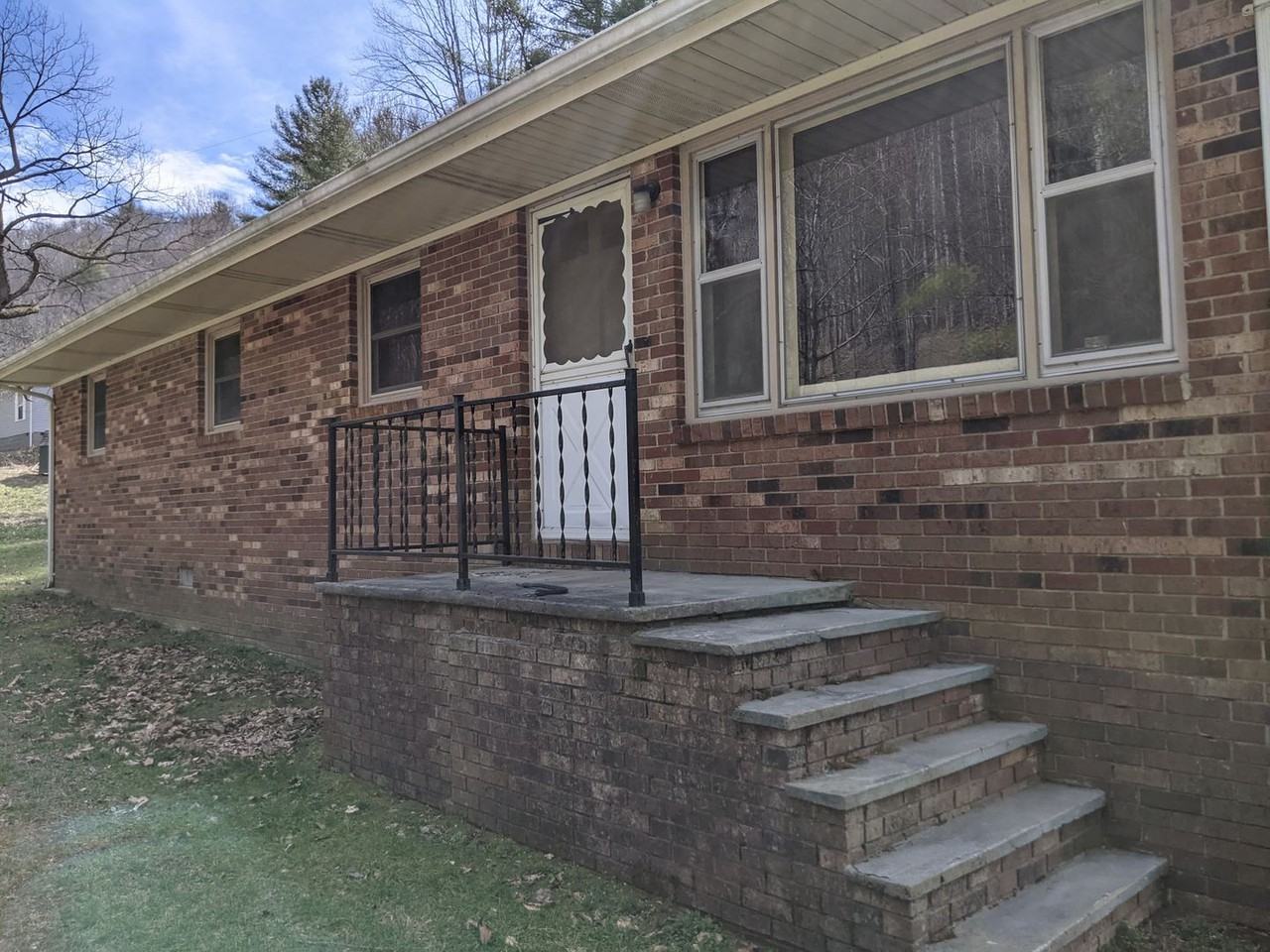 554 Love Hollow Rd - Photo 3 of 39