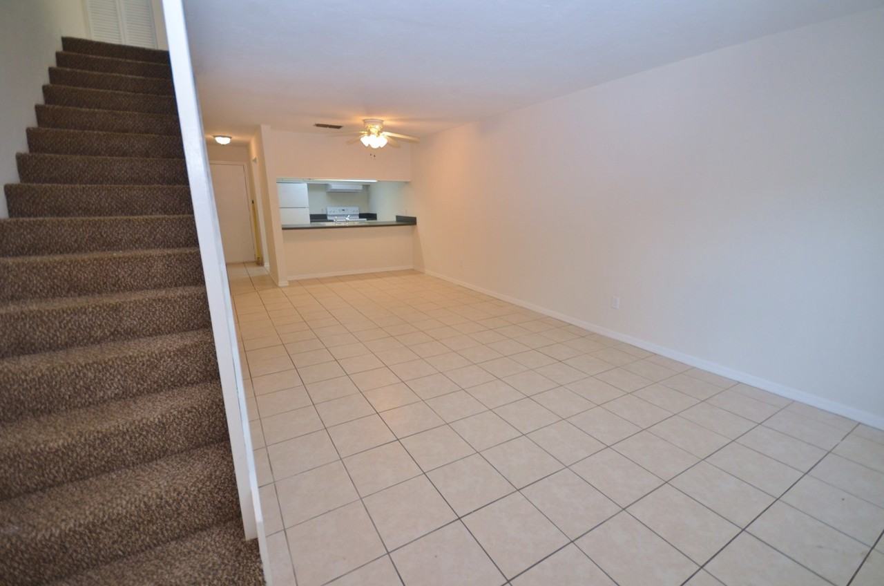 4037 Sw 21st Rd - Photo 4 of 20