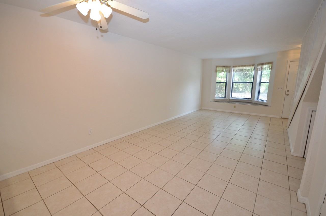 4037 Sw 21st Rd - Photo 2 of 20