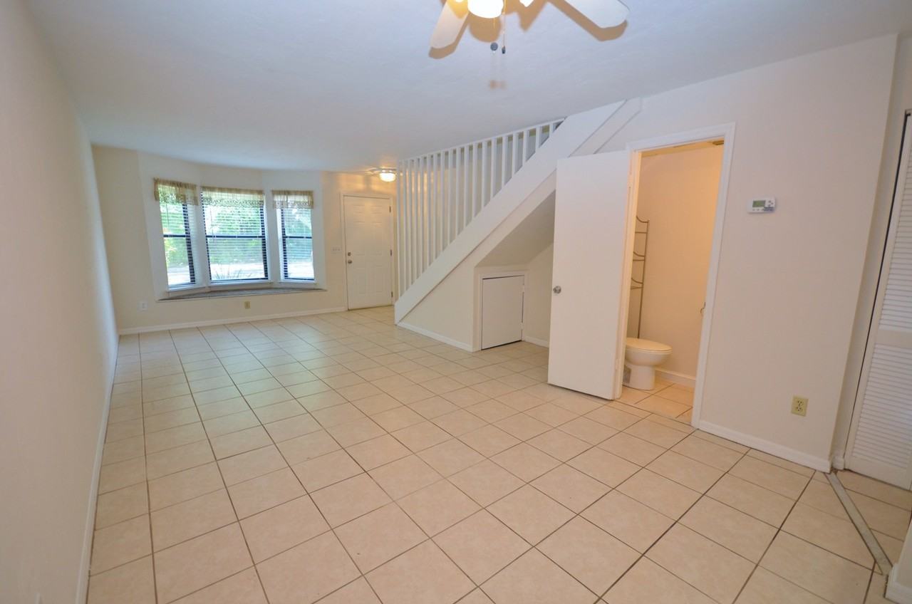 4037 Sw 21st Rd - Photo 3 of 20