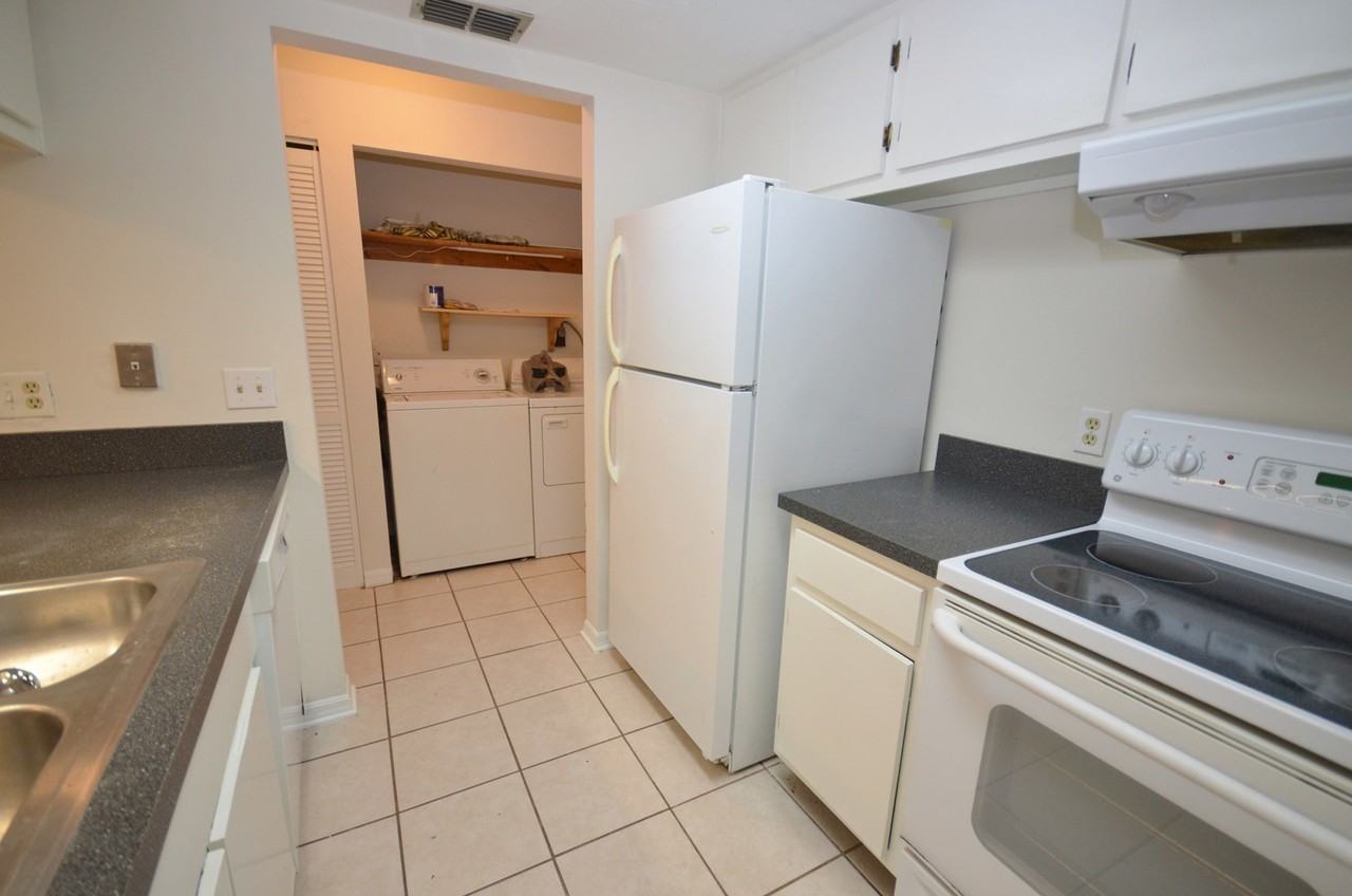 4037 Sw 21st Rd - Photo 5 of 20