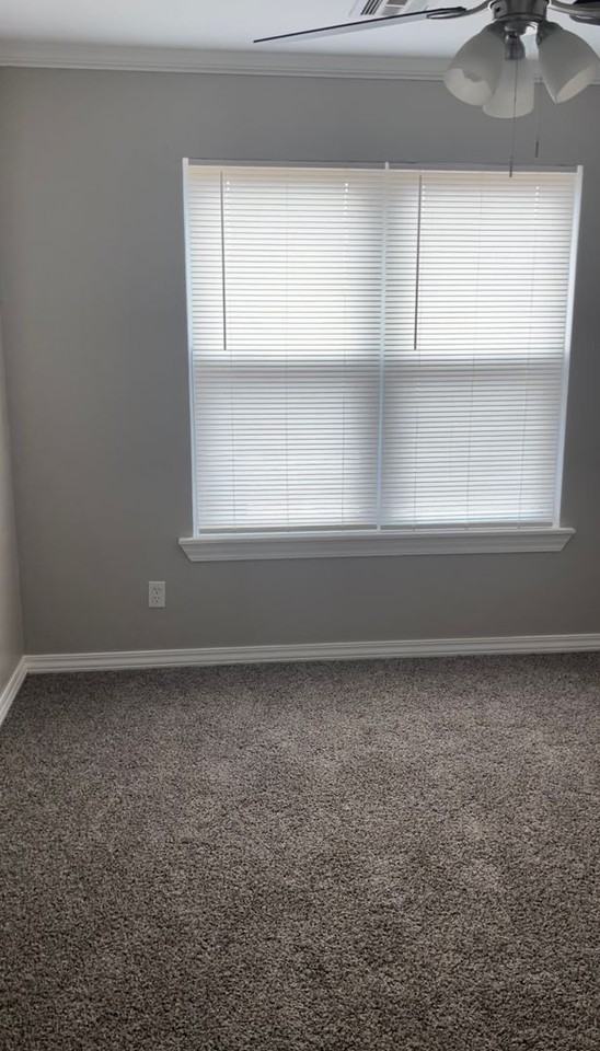 601 W Cottage St - Photo 3 of 7