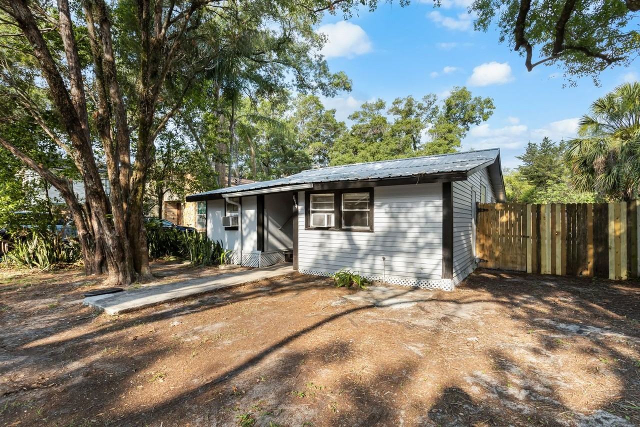 8414 N Huntley Ave - Photo 2 of 28