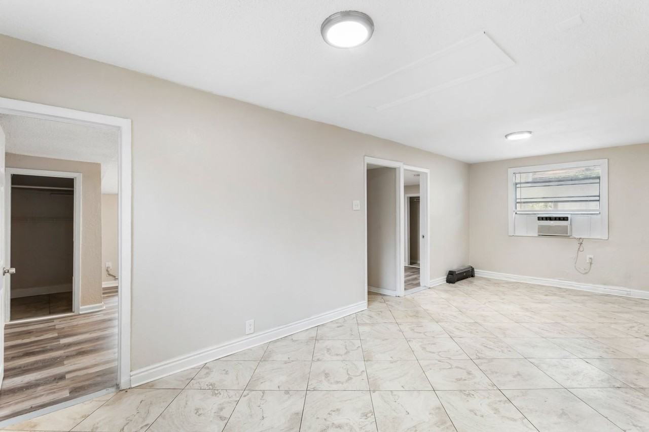 8414 N Huntley Ave - Photo 5 of 28