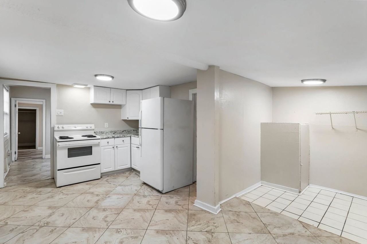 8414 N Huntley Ave - Photo 7 of 28