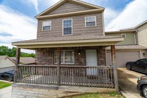 featured image of 2933 W Scottswood Pl