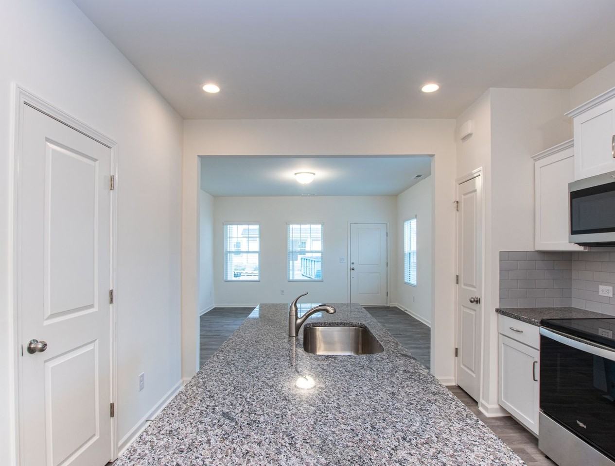 14147 Clayborn St - Photo 6 of 20