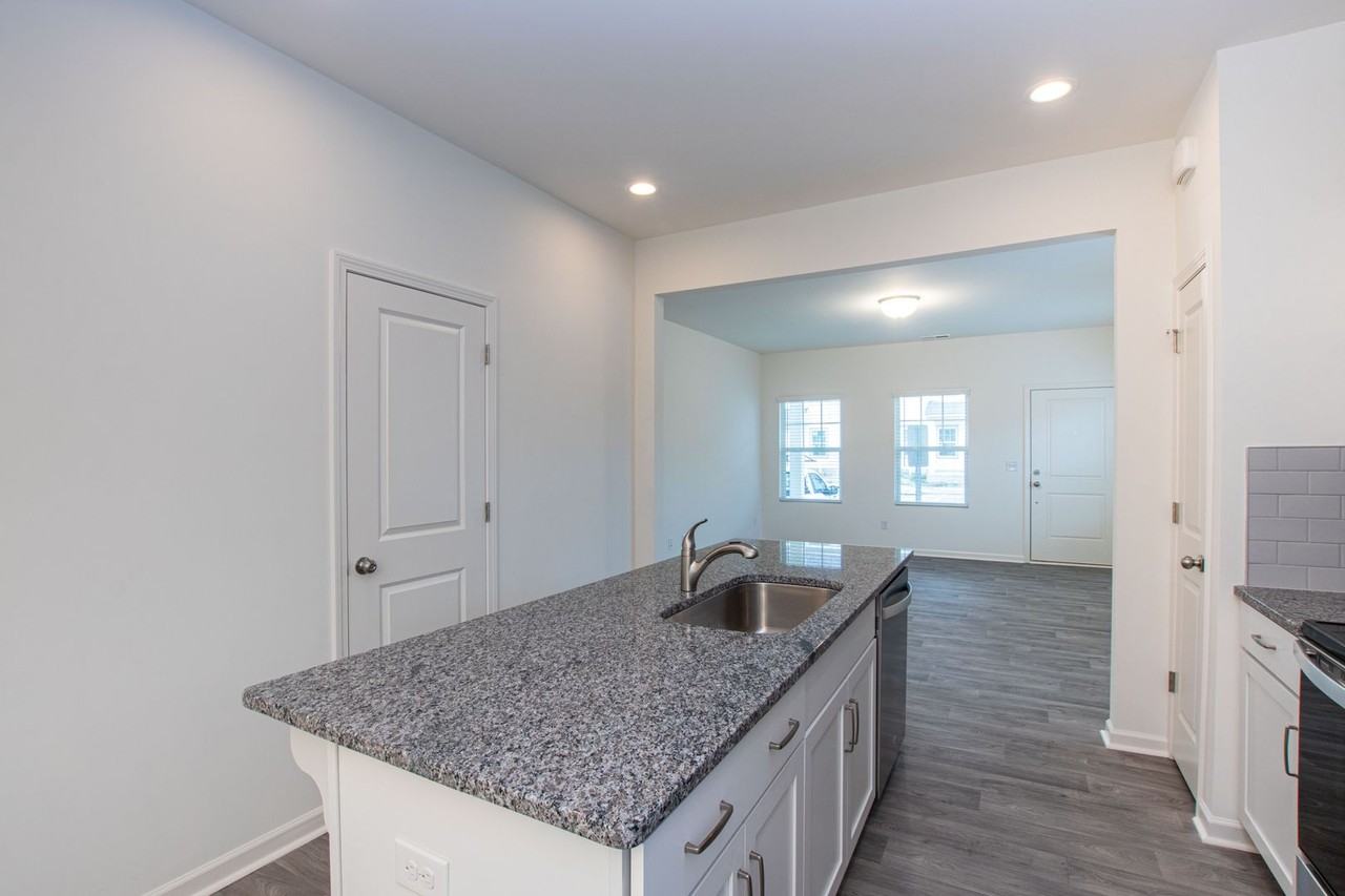 14147 Clayborn St - Photo 7 of 20