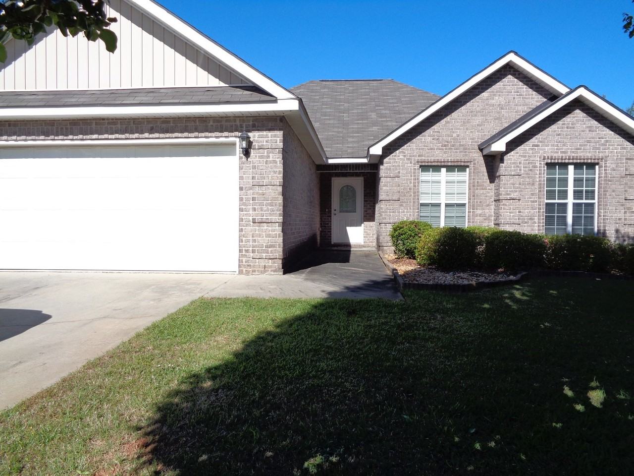 134 Amber Dr - Photo 3 of 12