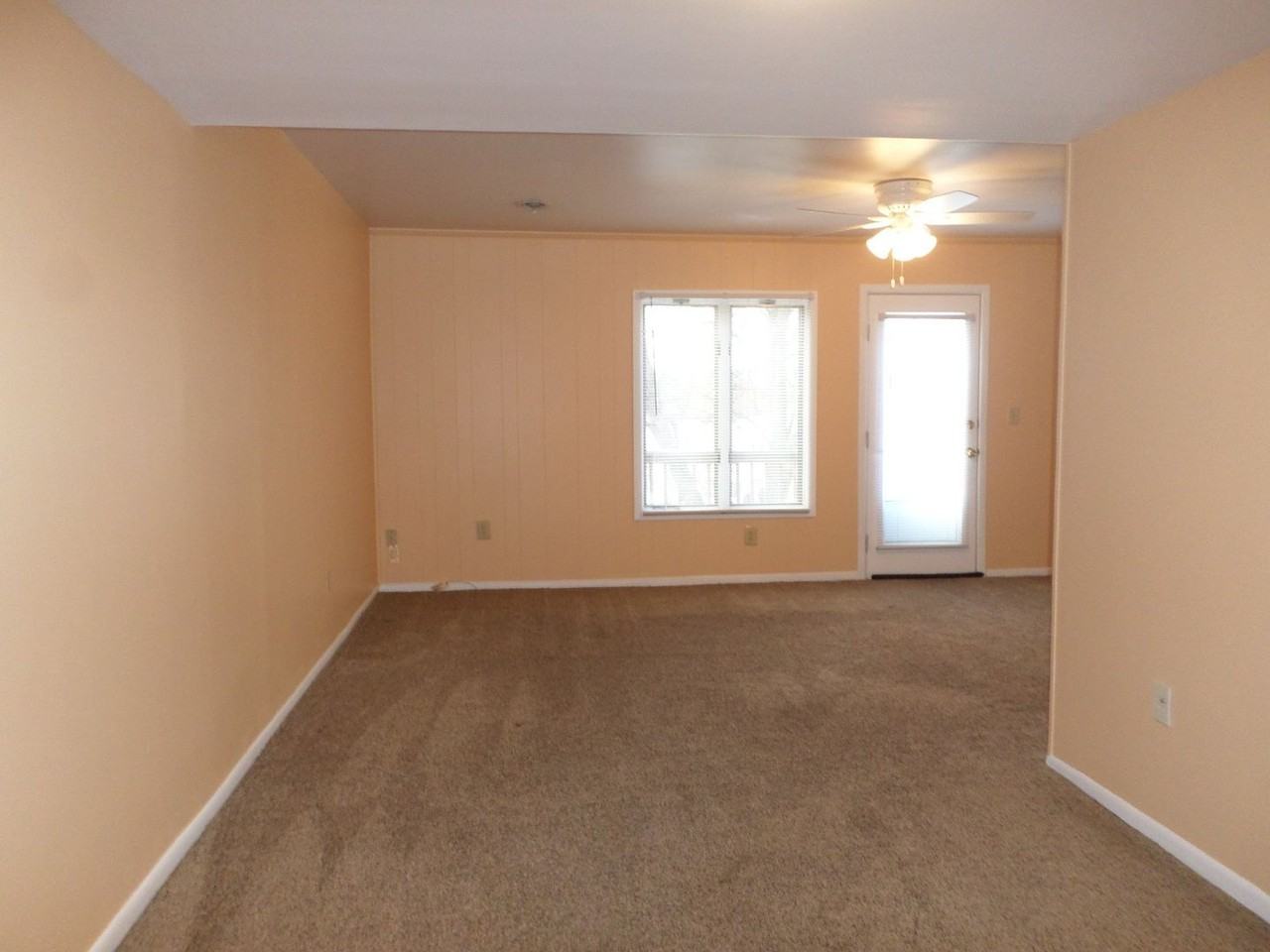 1916 Sussex Rd - Photo 5 of 12